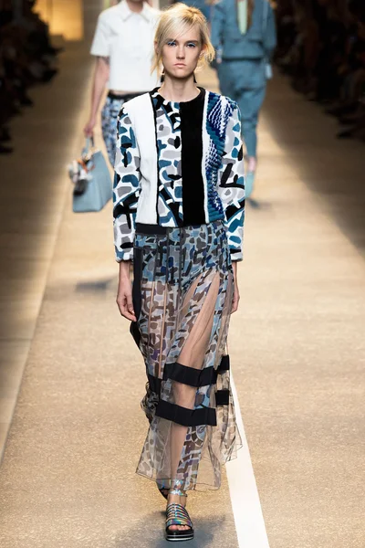 Look 27